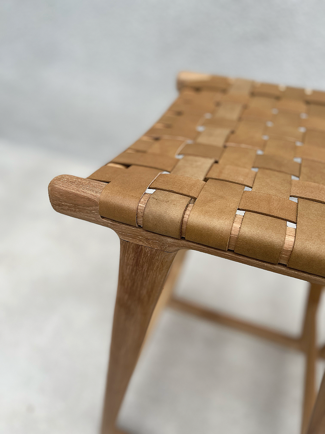 Bailey | Kitchen Stool Leather Sand